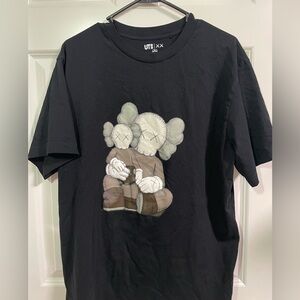 Kaws Uniqlo t-shirt